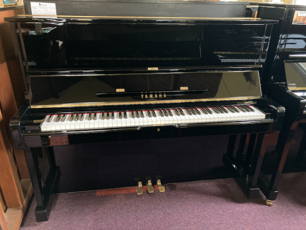 Yamaha U1H