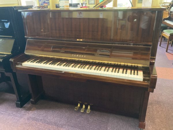 Yamaha U2